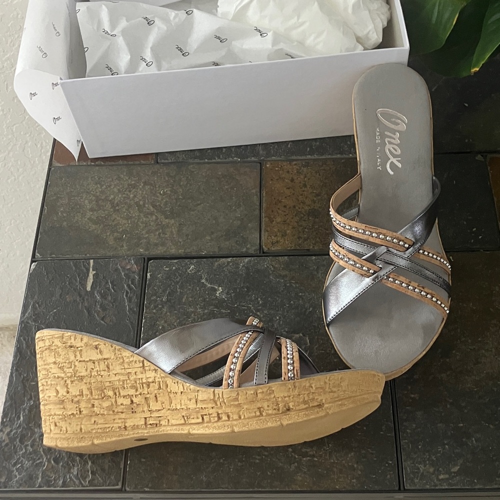 Onex Pewter Silver & Cork Wedge Sandals, Crystal Accents Style Elaine Size 11